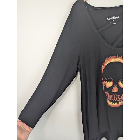NWT Torrid Lovesick Flame Skull Strappy Long Sleeve Hi-Low Shirt - Picture 3 of 9